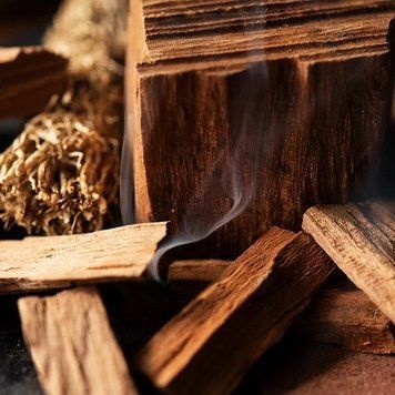Аромат для свечи и мыла Копченый уд (CandleScience Smoked Oud) 1789368729 фото